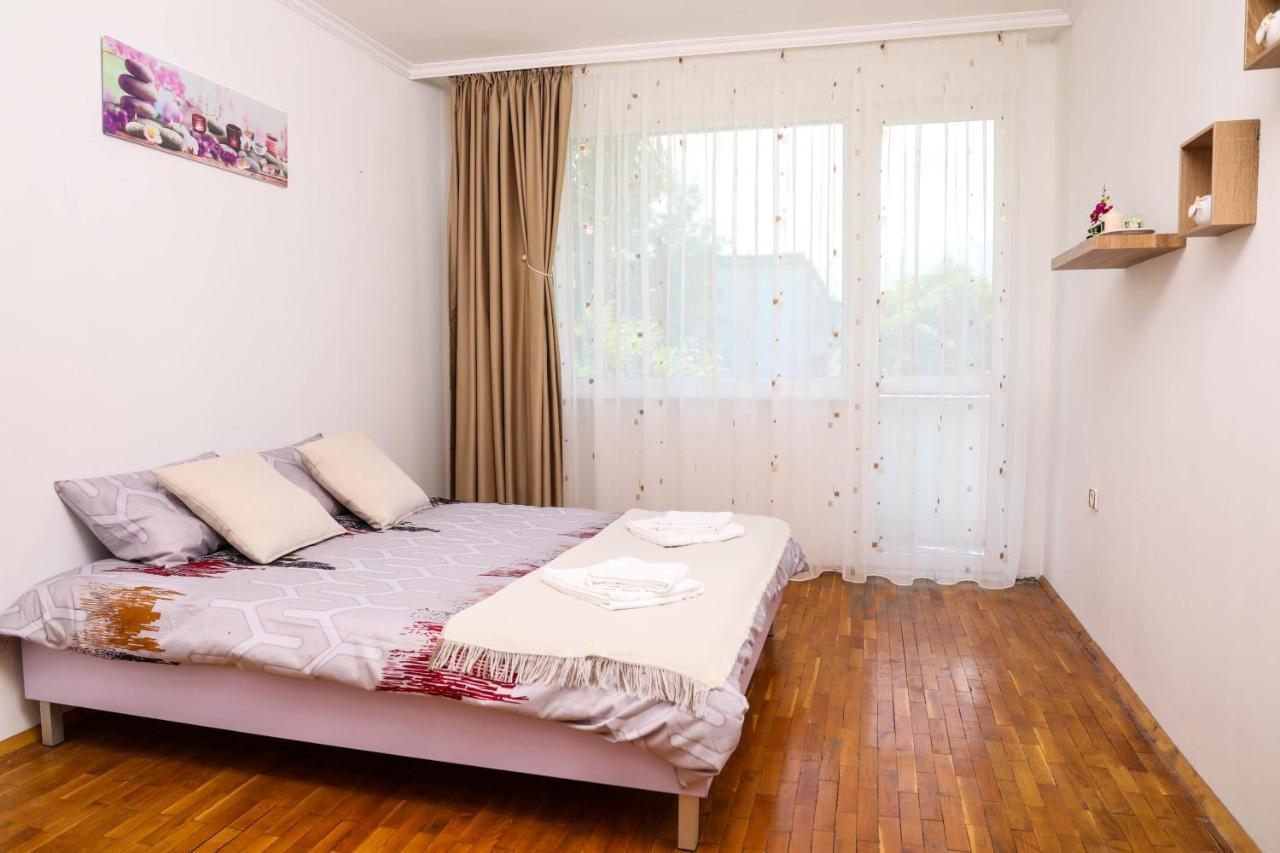 Krichim Apartments,Three-Bedroom, Large Apartment, Top Center Sofia Bagian luar foto