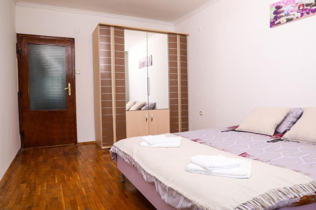 Krichim Apartments,Three-Bedroom, Large Apartment, Top Center Sofia Bagian luar foto